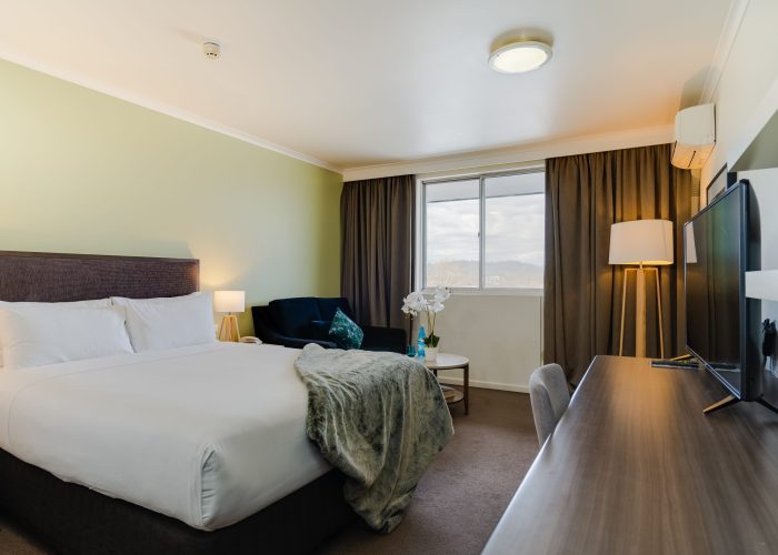 Mercure Albury_ Superior Queen Room Photo 1