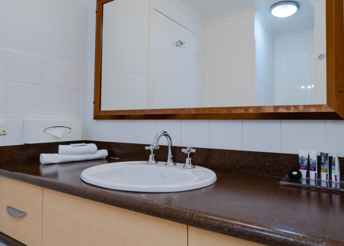 Mercure Albury_ Superior Queen Room Photo 6